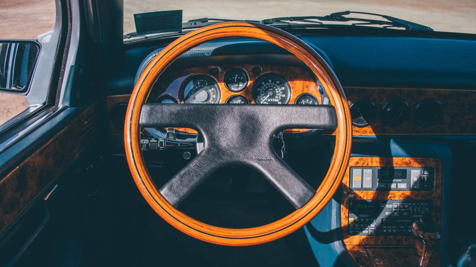 1990 Avanti